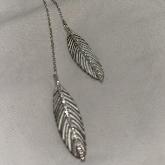 Crystal leaf necklace - Picture 3 of 5